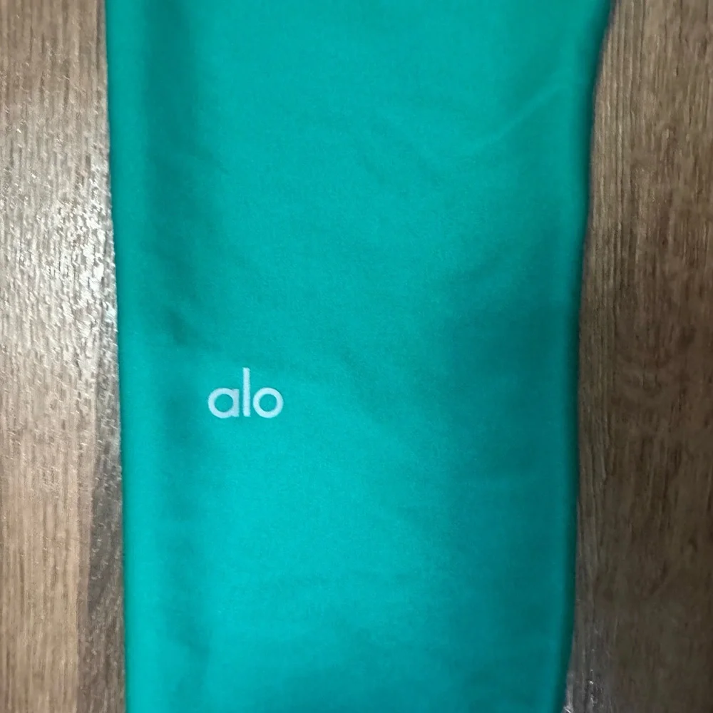 Alo Yoga Leggings - Picture 4 of 4